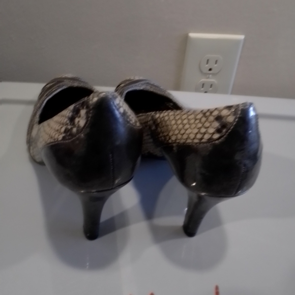 922-36) Apt. 9 women's heels. Clarion snake grey. - Picture 4 of 6